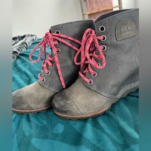 Sorel booties red laces